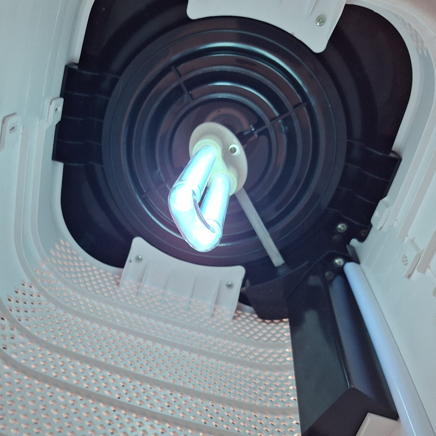 UV Air purifier sterlizers for household, containing air filter and Ultraviolet (UV) light for disinfection