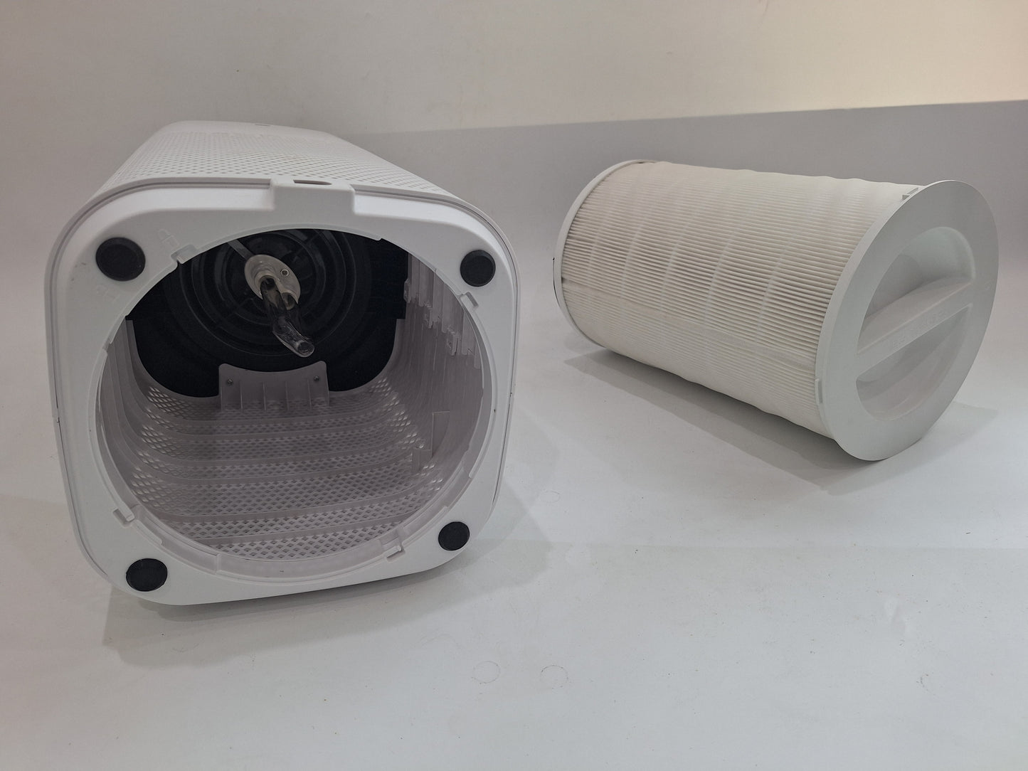 UV Air purifier sterlizers for household, containing air filter and Ultraviolet (UV) light for disinfection